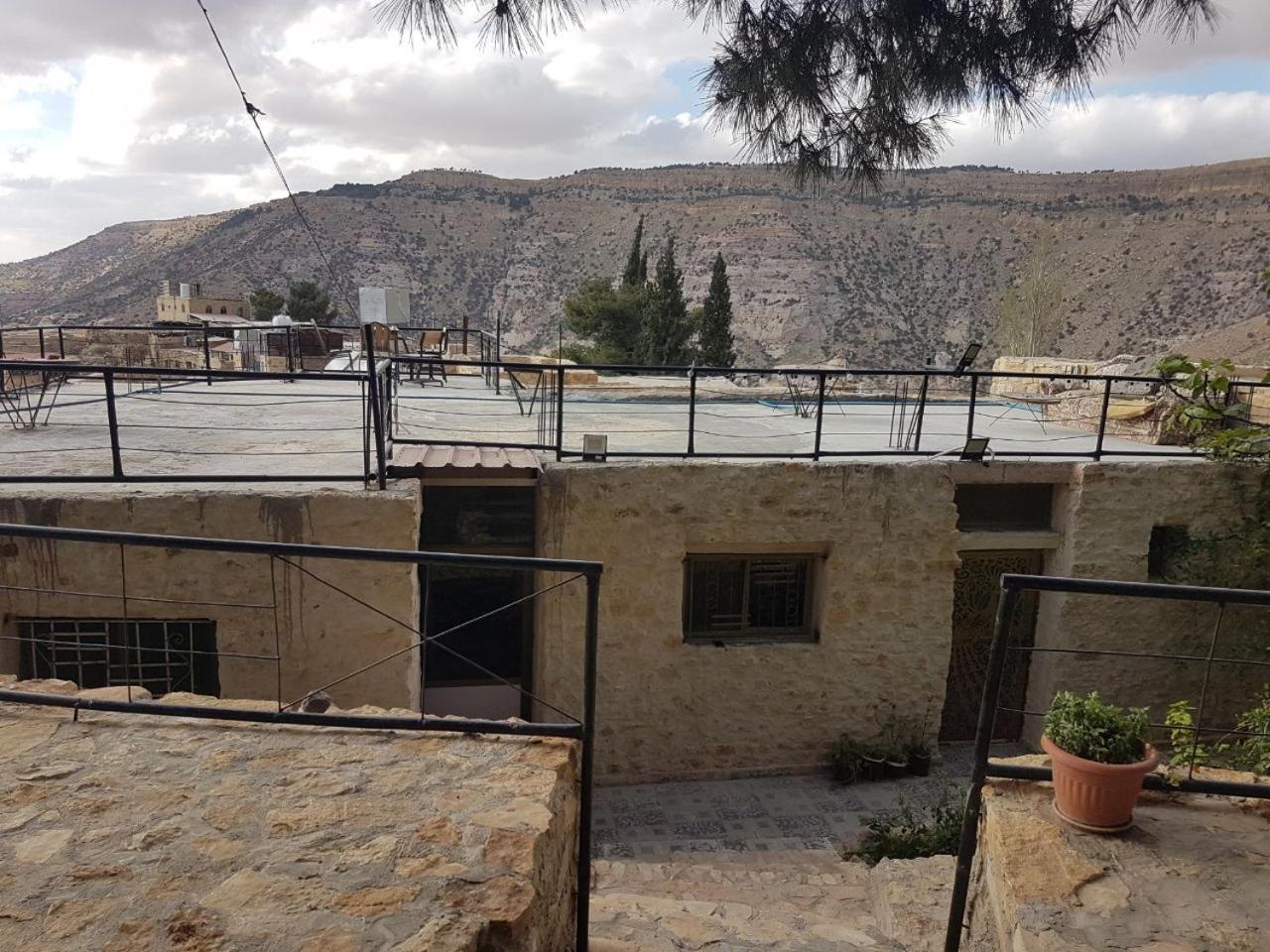 Dana Moon Hostel Bagian luar foto