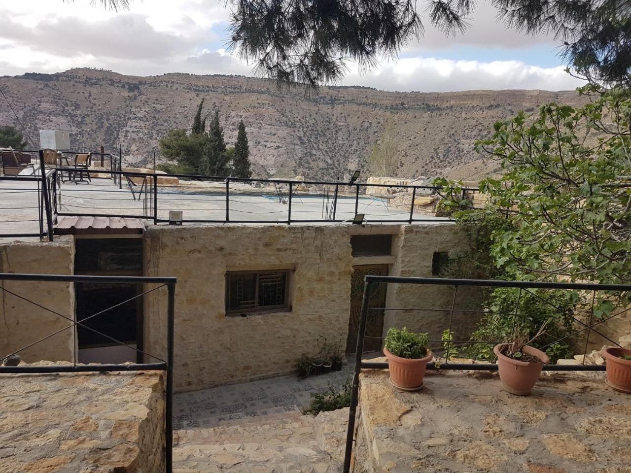 Dana Moon Hostel Bagian luar foto